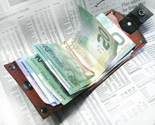 Men's Brown Leather Bifold Money Clip Snap Wallet Portefeuille - Minimalist Stocks & Bonds Print